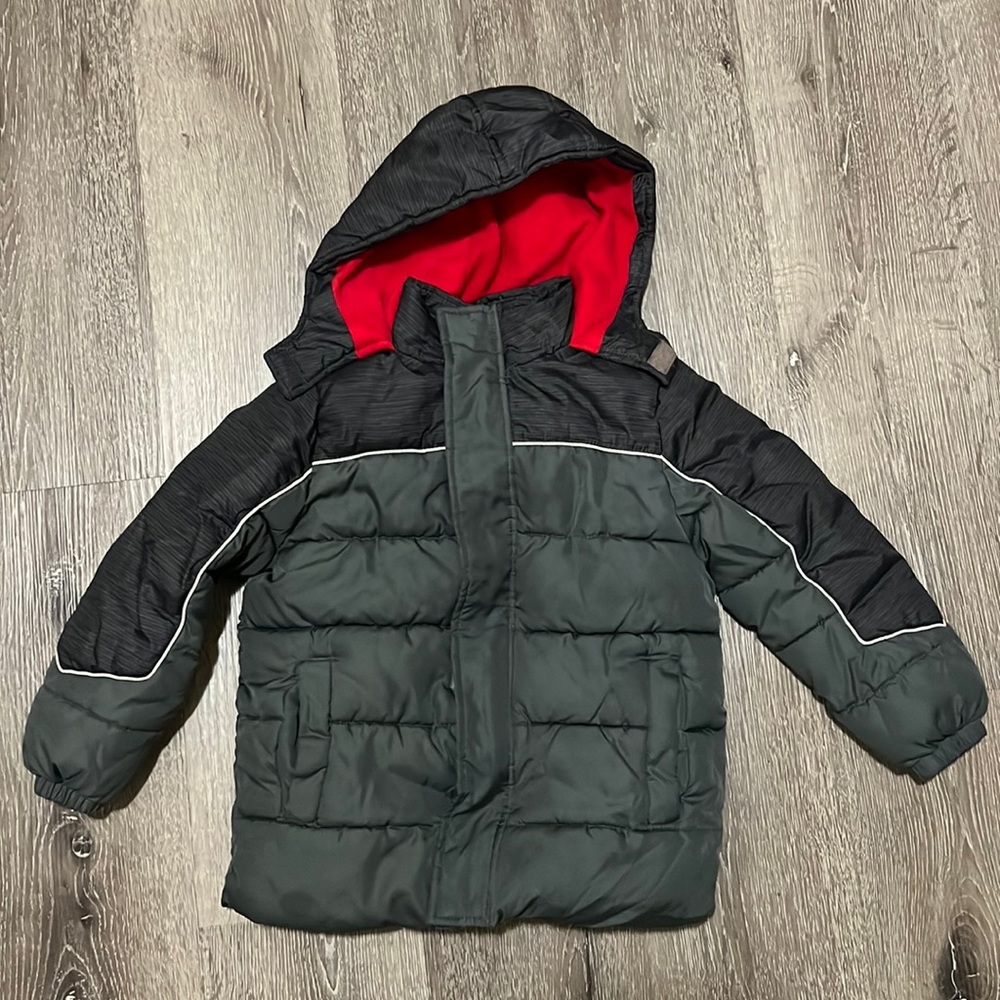 Xtreme boy’s size 5/6 winter puffer jacket